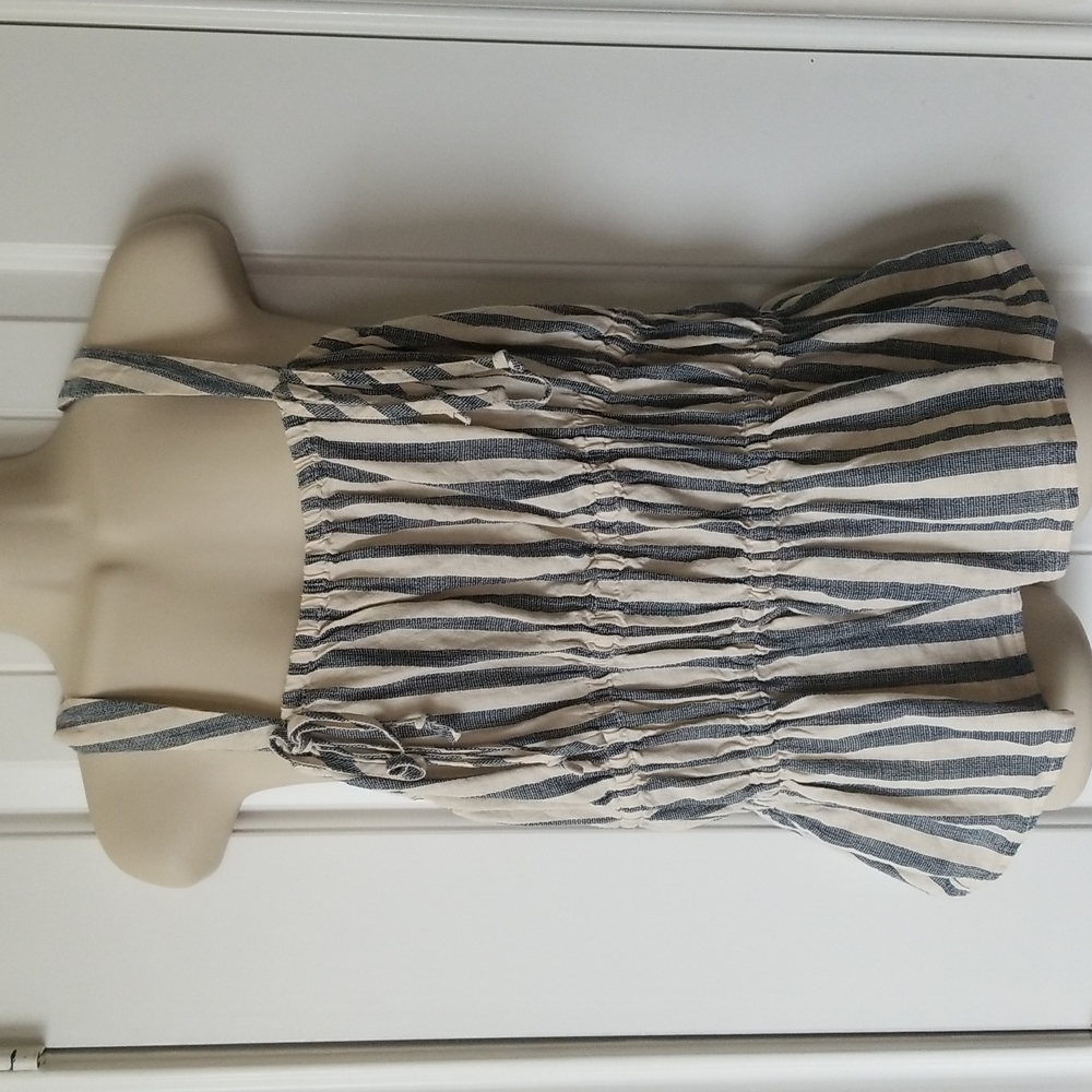 NWT Universal Thread top
